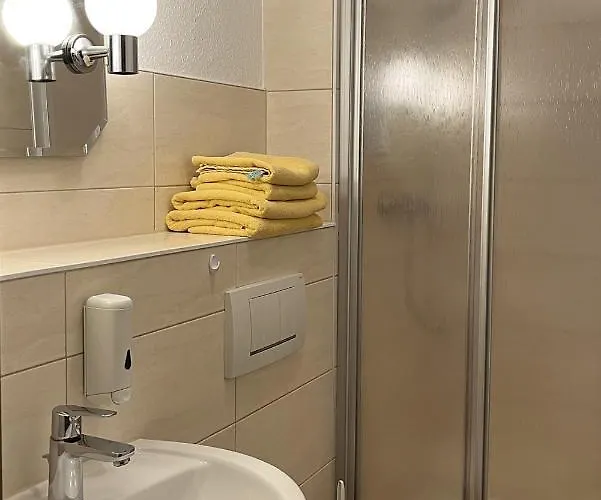 Hotel Garni Zu Melchendorf 3*